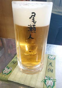 尾瀬人グラスで飲む生ビール